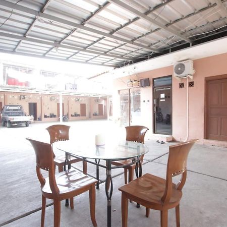 Oyo 91490 Hotel Rumah Kita Cirebon Εξωτερικό φωτογραφία