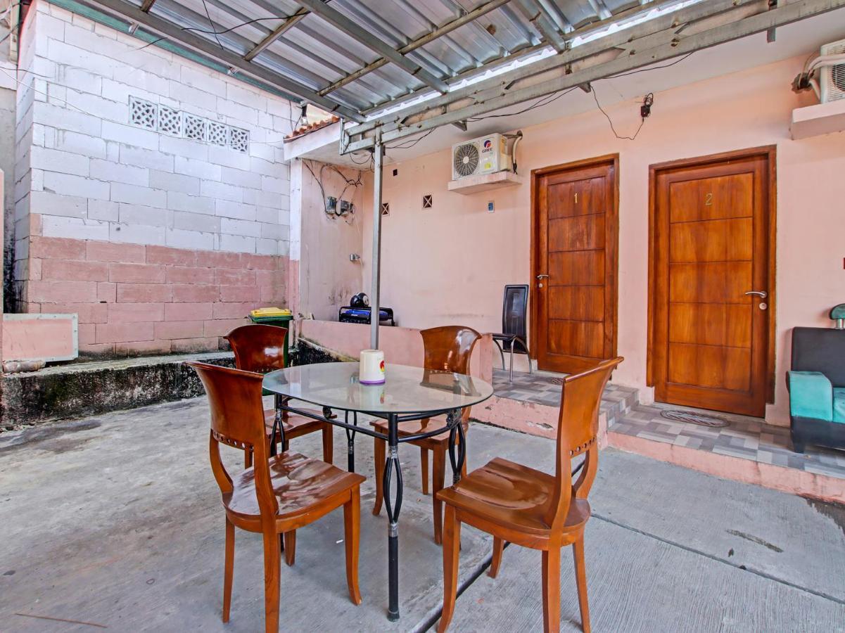 Oyo 91490 Hotel Rumah Kita Cirebon Εξωτερικό φωτογραφία
